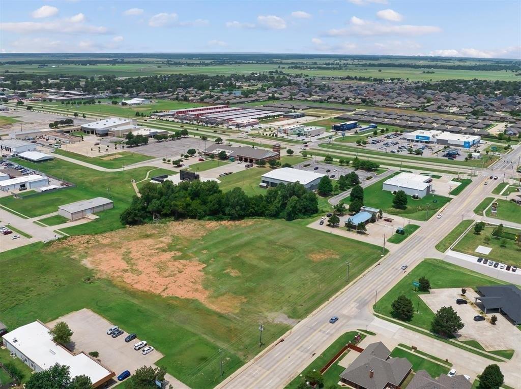 Property Image for 301 S Yukon Parkway