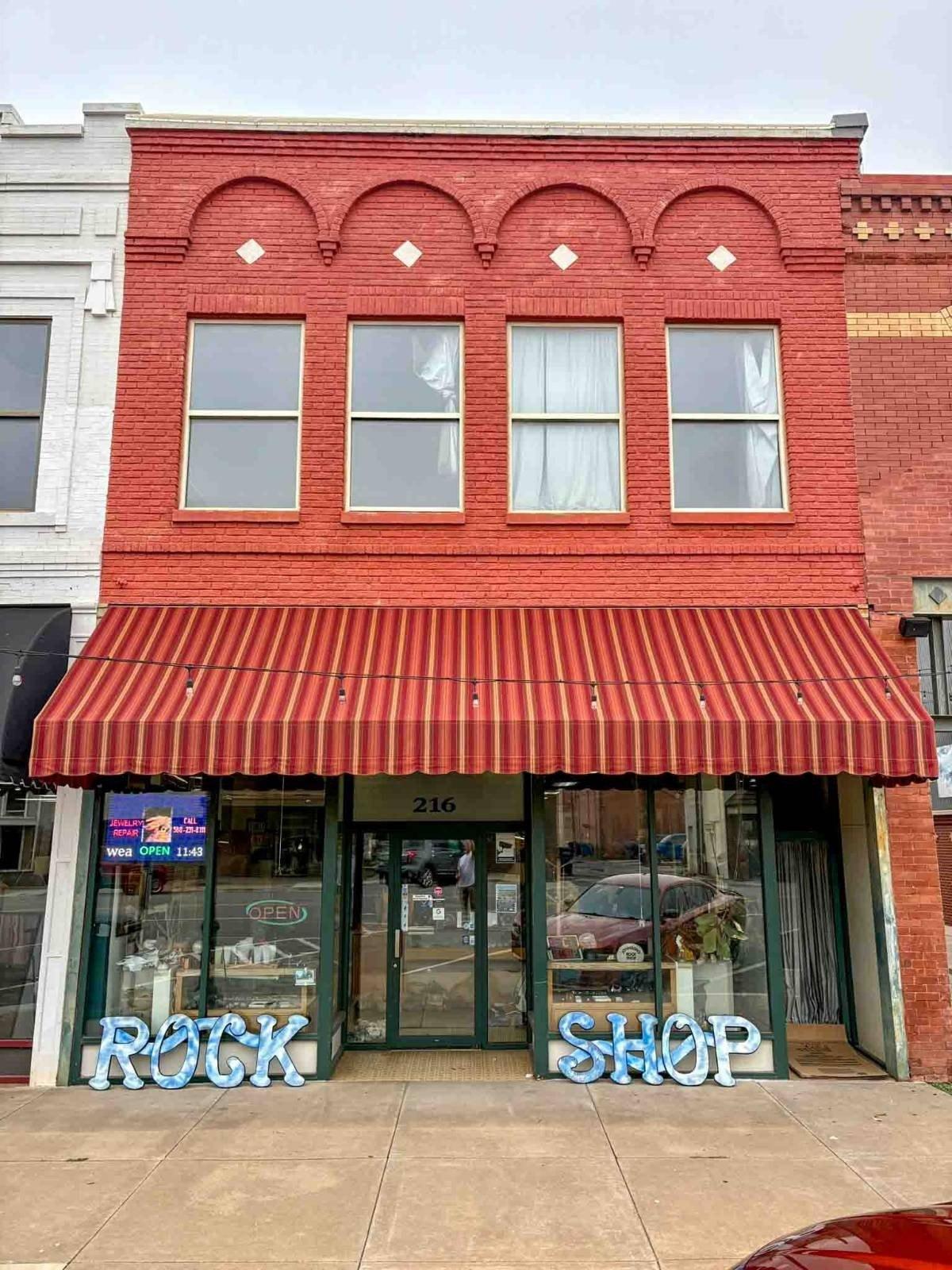 Property Image for 216 W Randolph