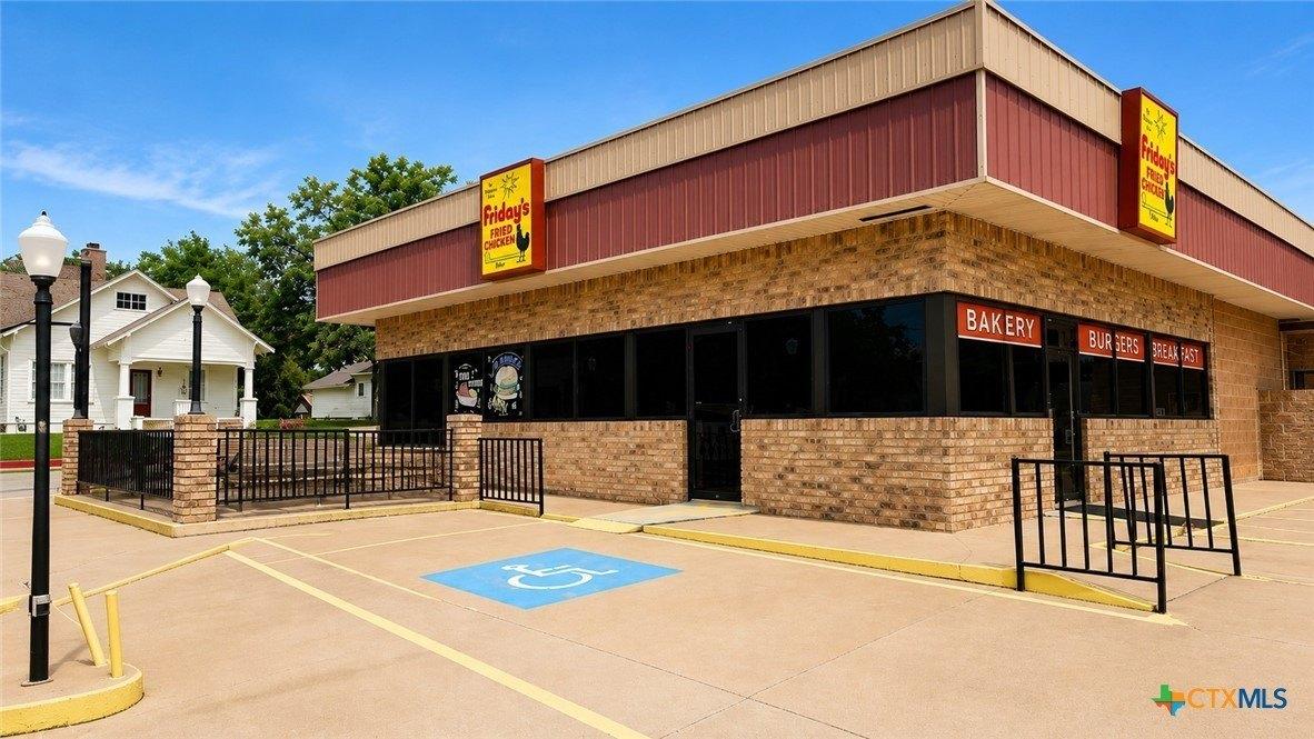 Property Image for 122 E 5th Street
