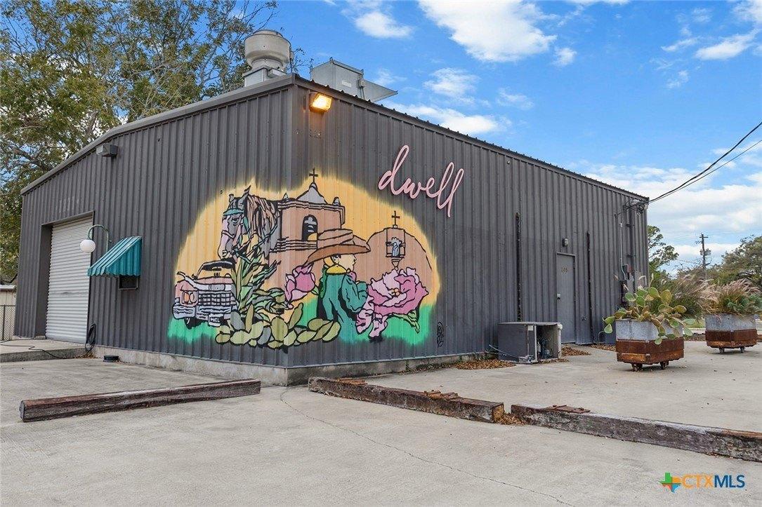 Property Image for 105 W Pearl Street