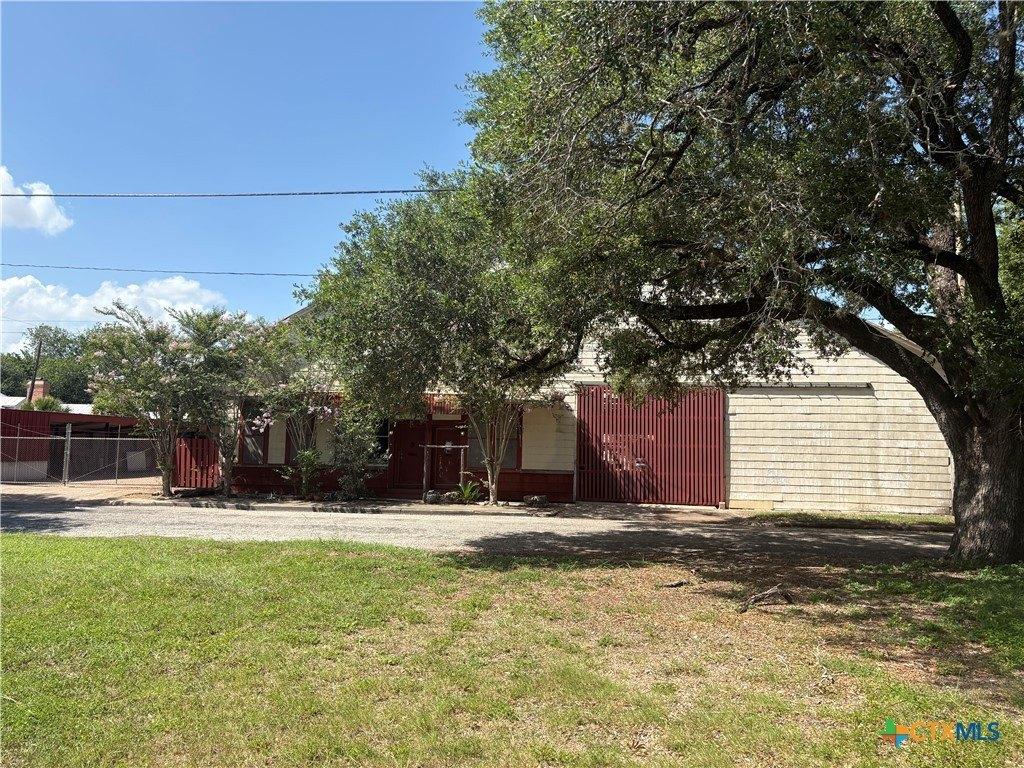 Property Image for 706 E Santa Rosa Street