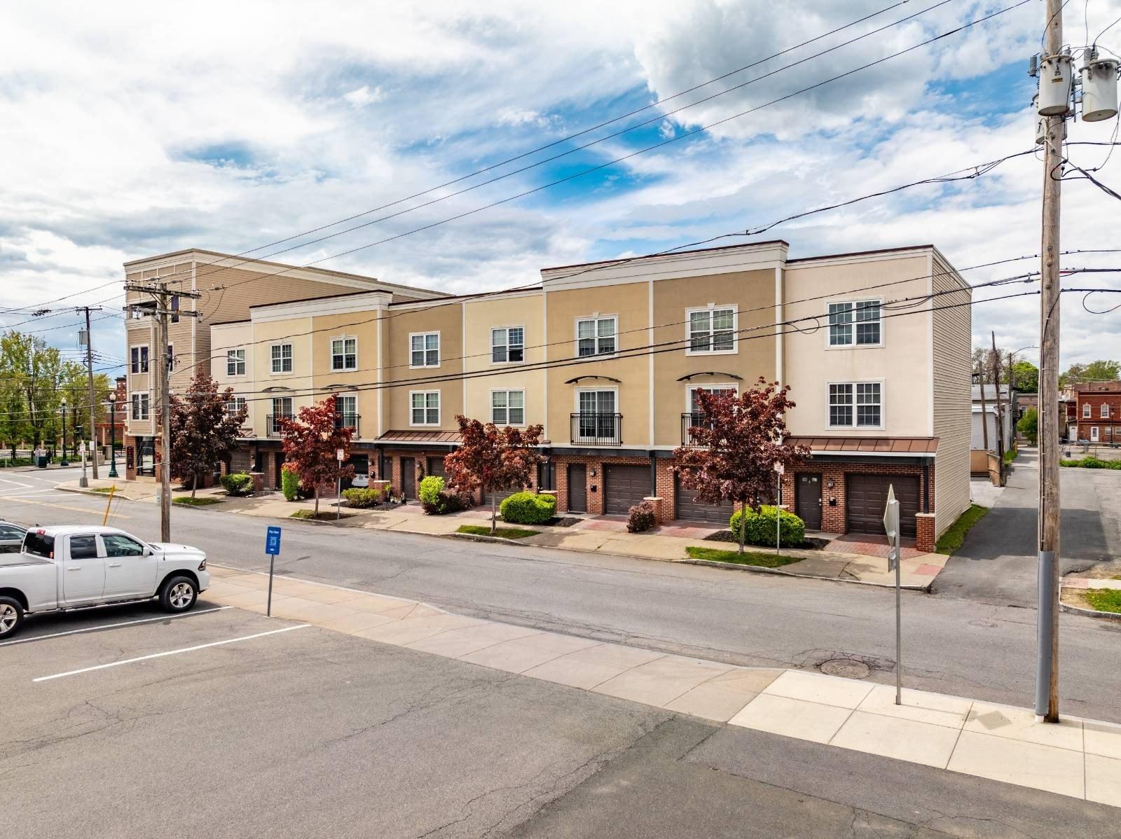 Property Image for 1001-1015 Barrett St
