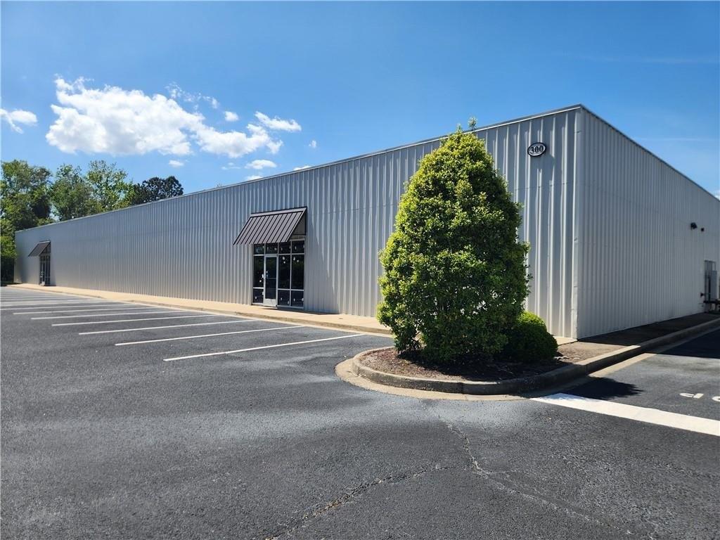 Property Image for 300 Commerce Center Drive