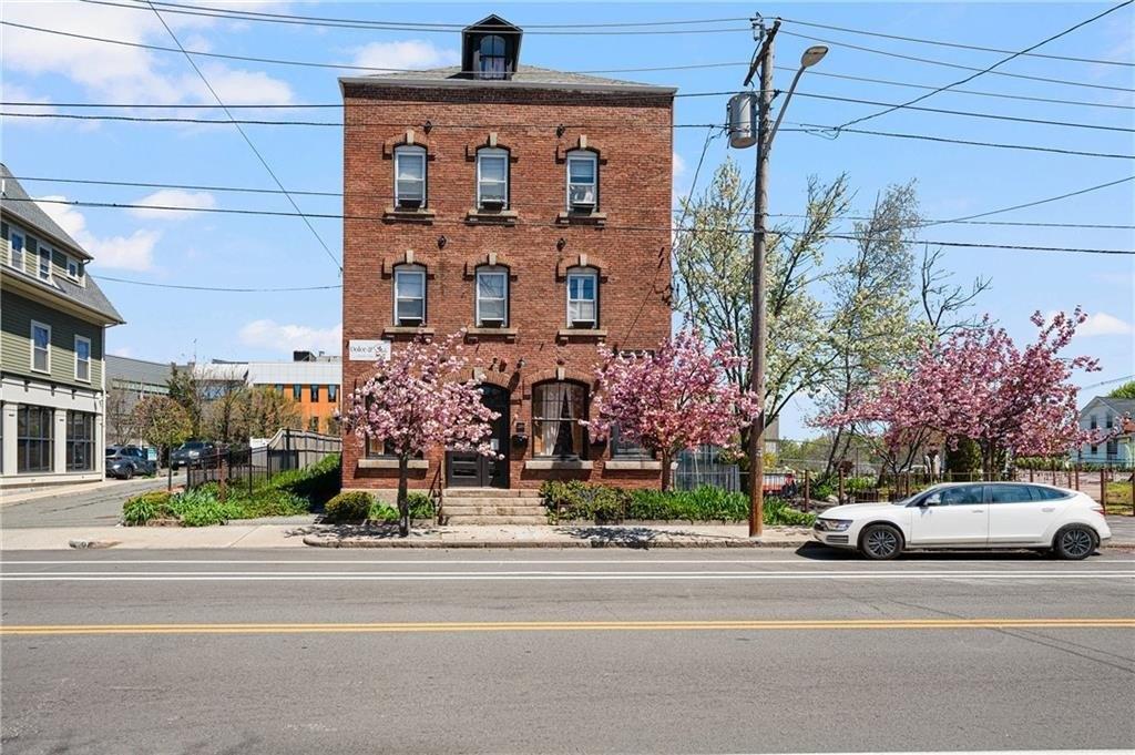 Property Image for 207 Douglas Avenue