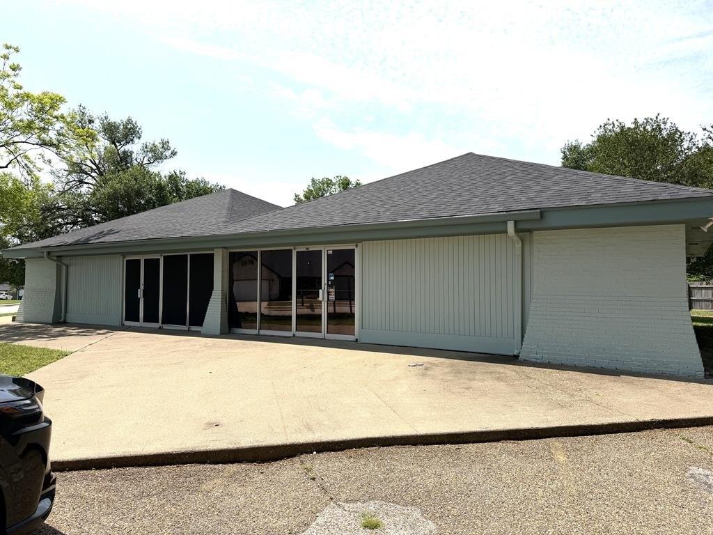 Property Image for 406 Lindsey Ln