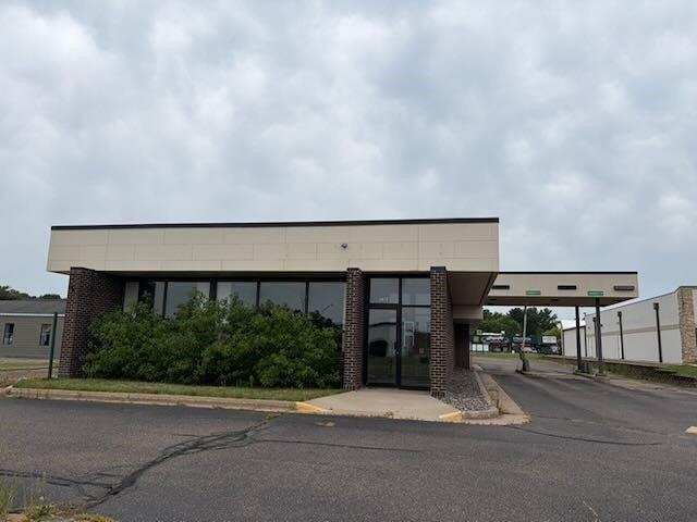 Property Image for 2812 Mall Drive