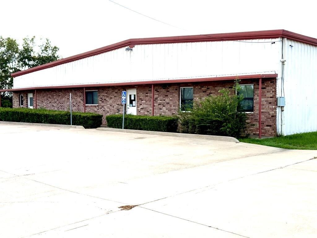 Property Image for 1401 W Austin Street