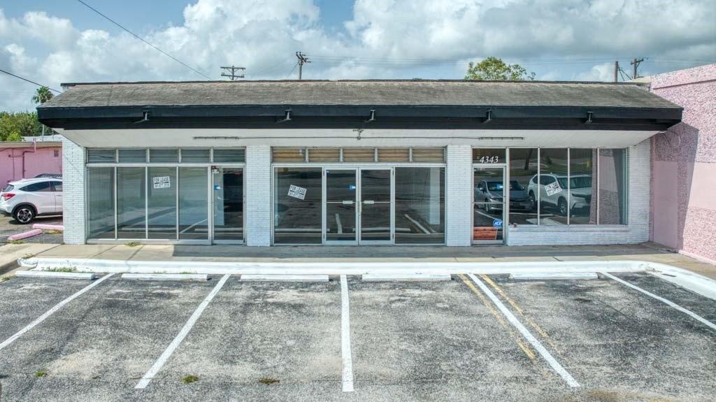 Property Image for 4343 S Alameda Street