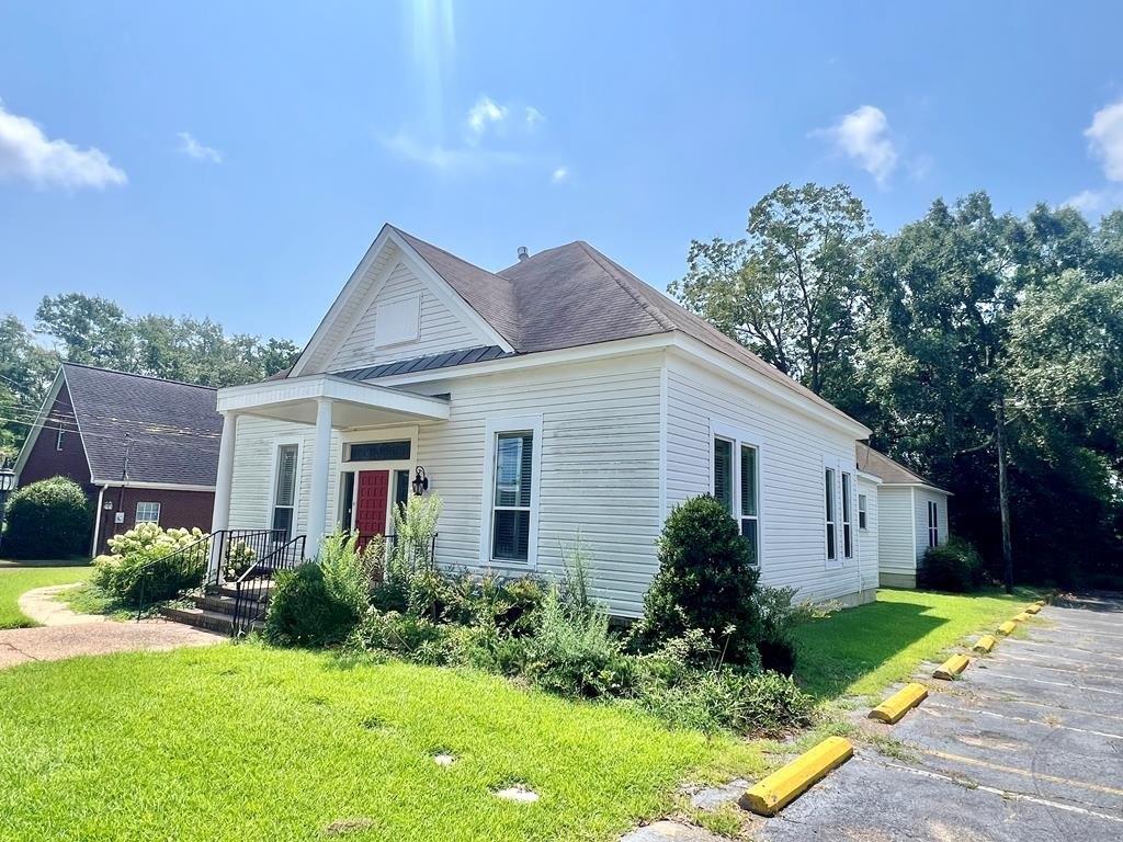 Property Image for 207 W Adams