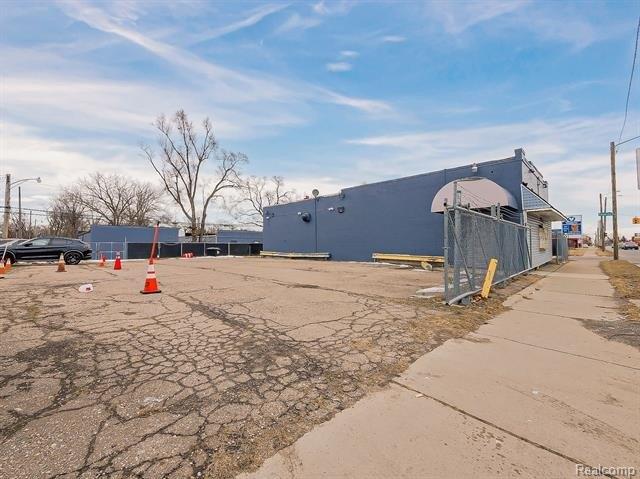 Property Image for 4933 E 7 MILE Road