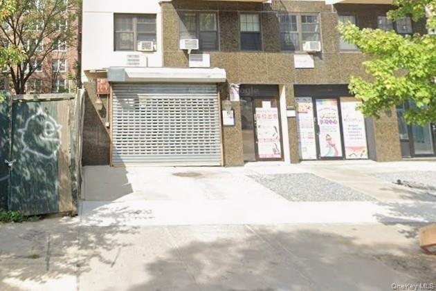 Property Image for 14477 Barclay Avenue P7