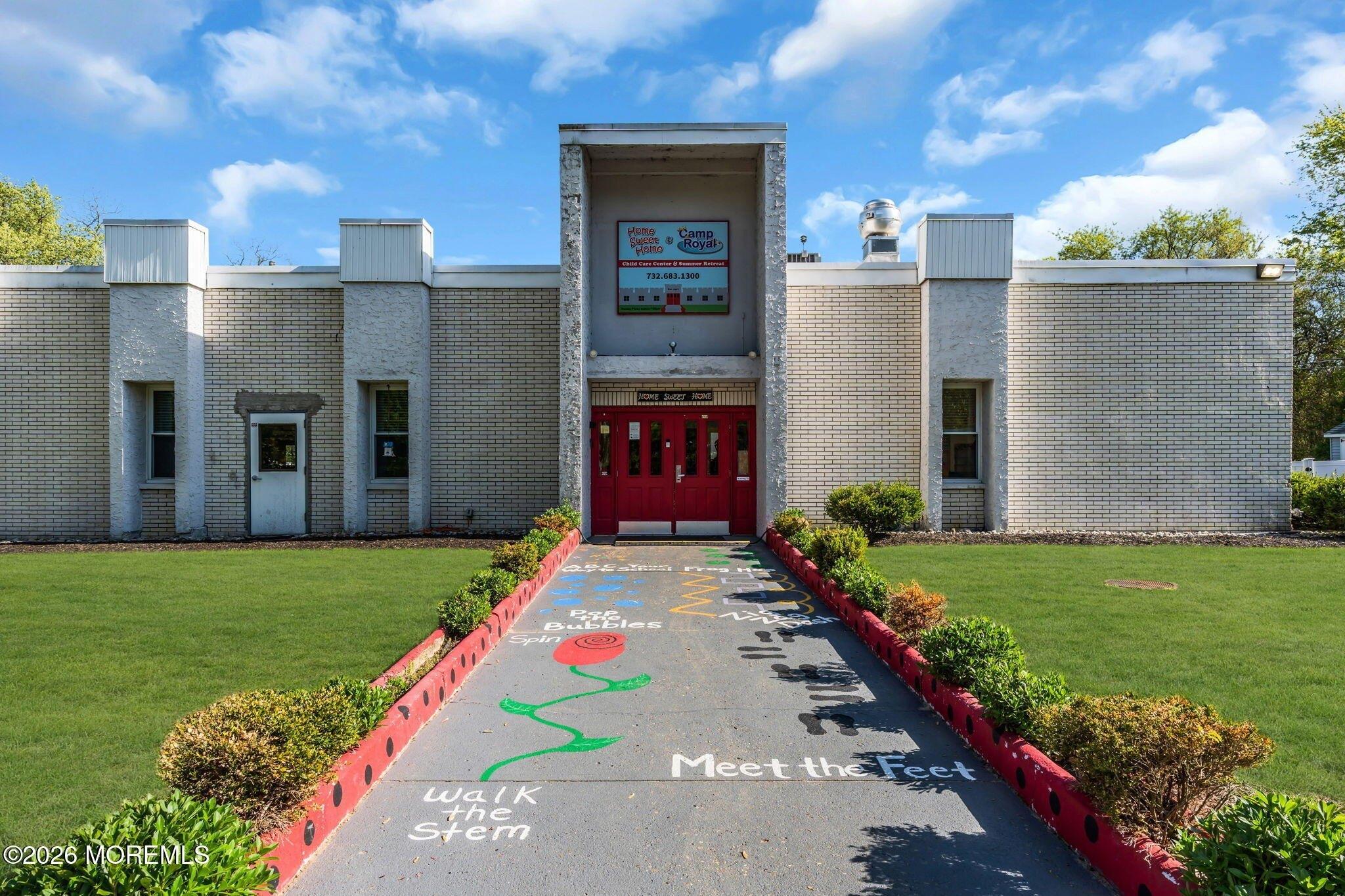 Property Image for 321 W Farms Road