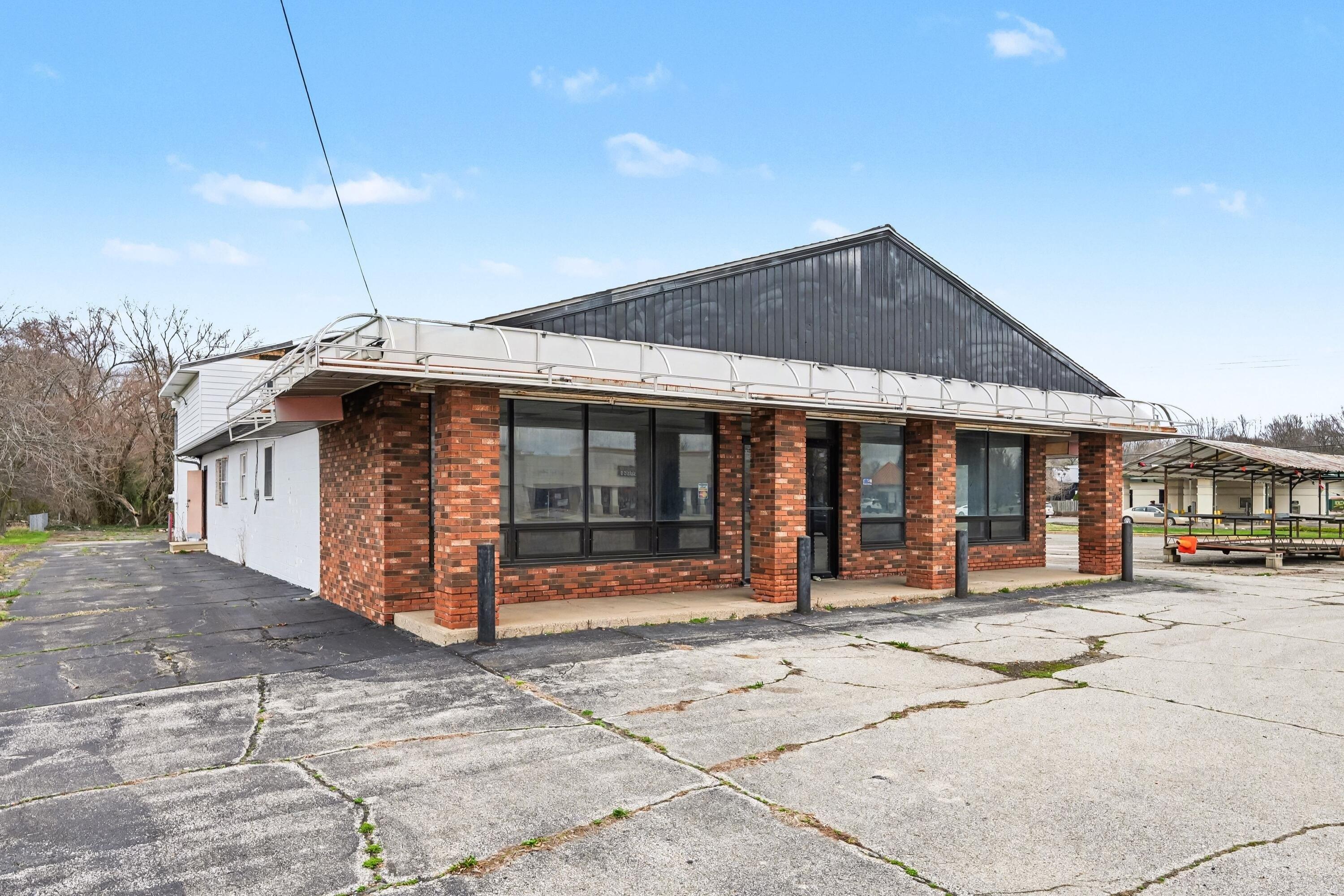 Property Image for 1015 E Napier Avenue