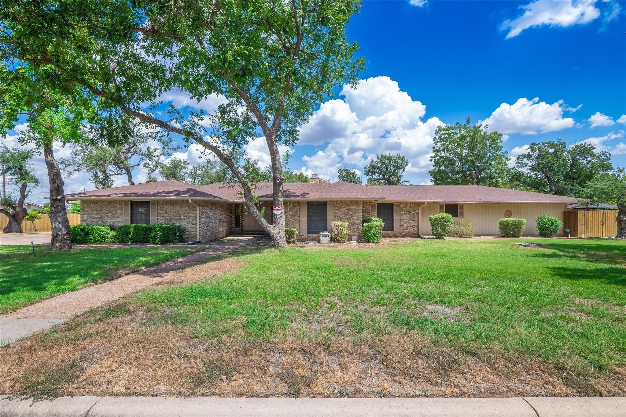 Property Image for 1702 Lone Oak Dr