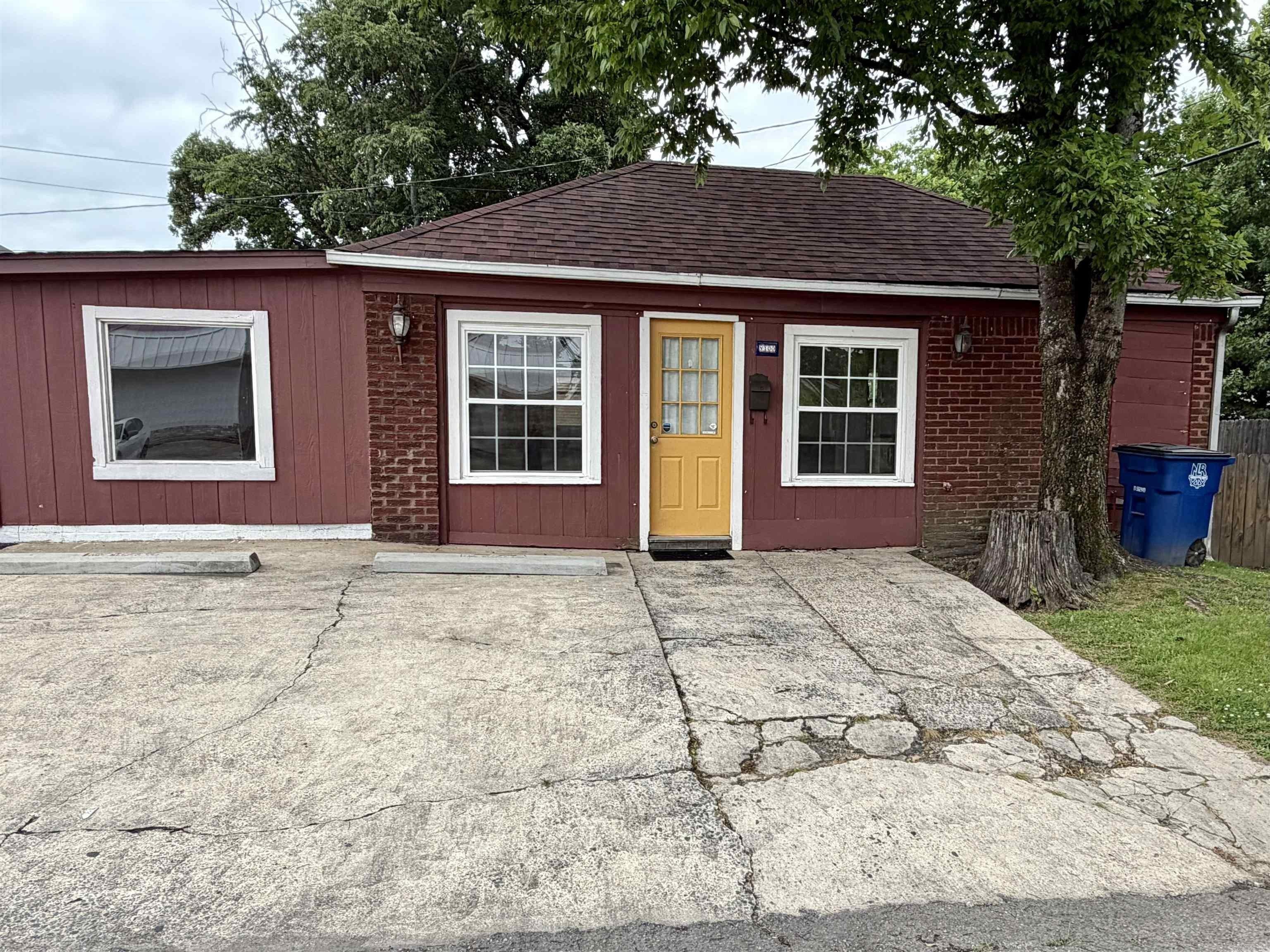 Property Image for 100 W B Avenue