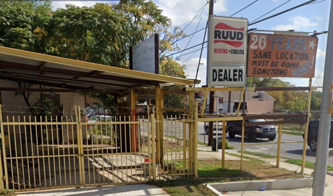Property Image for 3135 W Commerce St, San Antonio, TX 78207