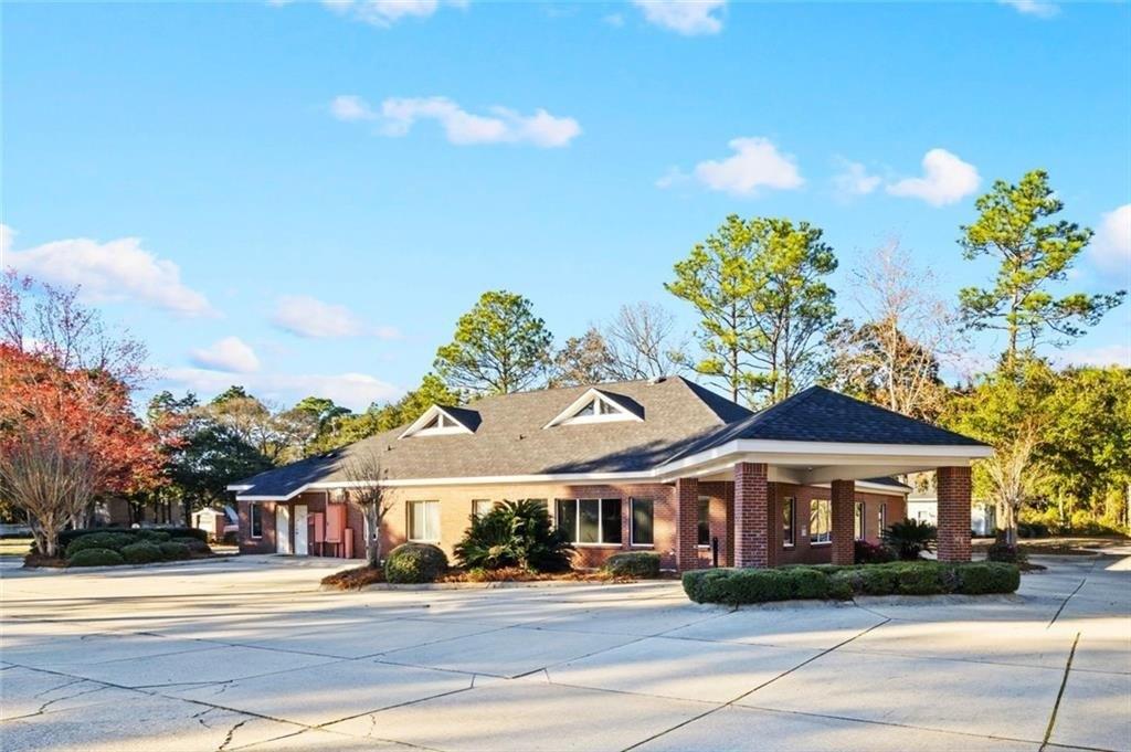 Property Image for 1605 Hillcrest Road
