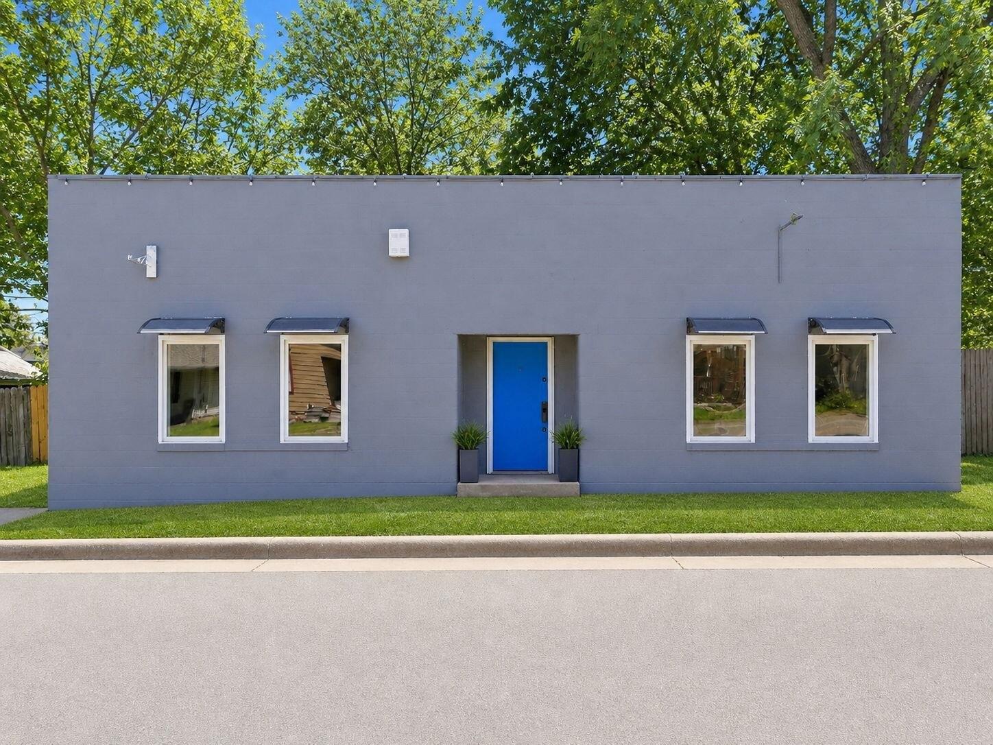Property Image for 2240 N Grant Avenue