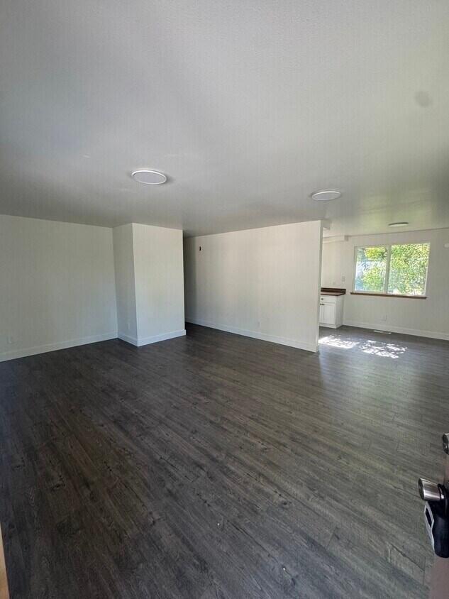 Property Image for 909 SE 2nd Street
