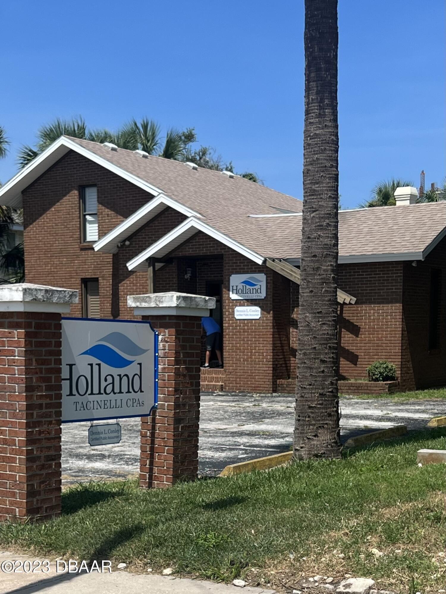 Property Image for 618 N Wild Olive Avenue W