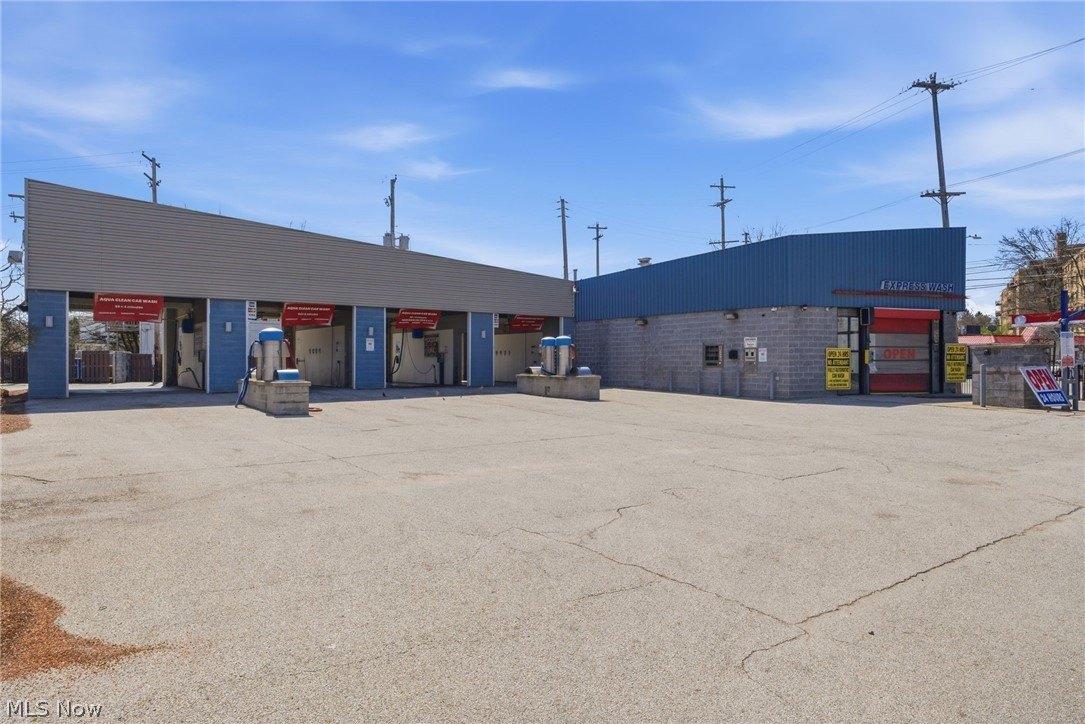 Property Image for 15610 Lake Shore Boulevard