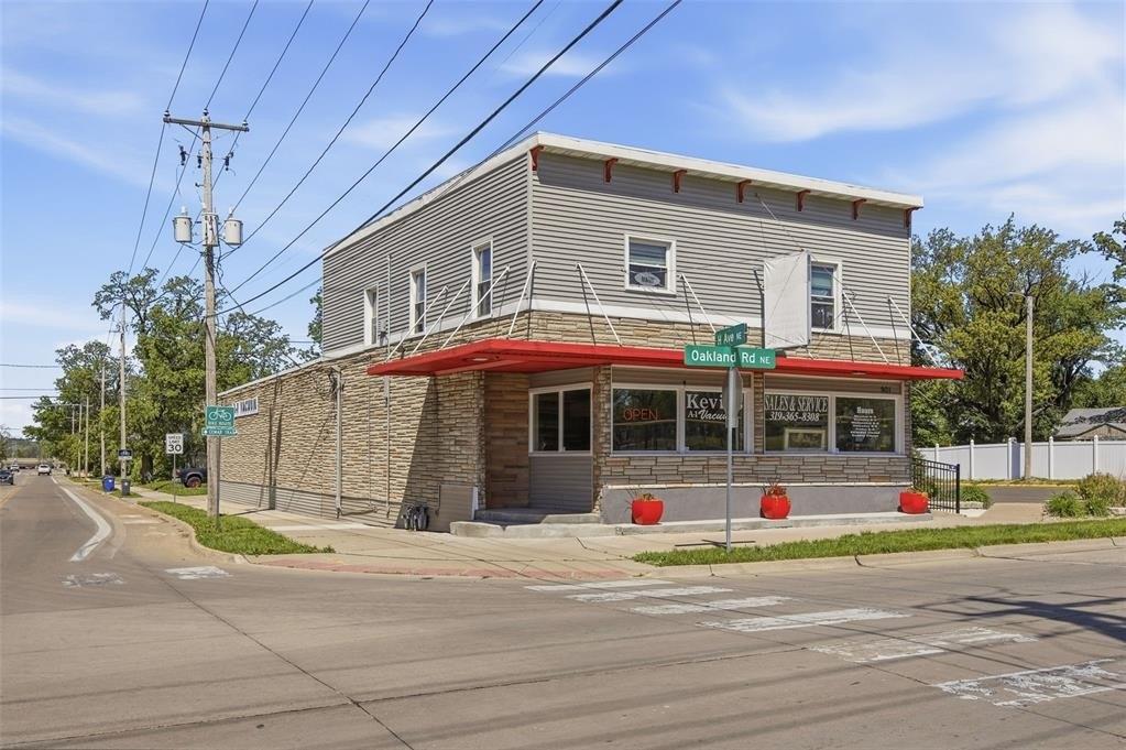 Property Image for 901 Oakland Road NE