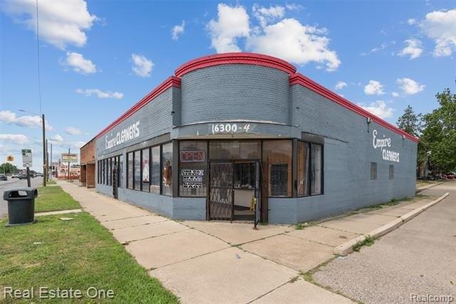 Property Image for 16300 W 7 Mile Road