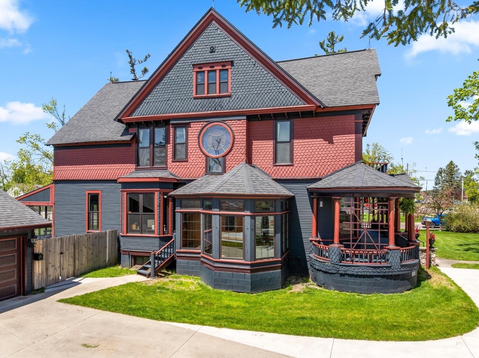 Property Image for 221 N Center Avenue