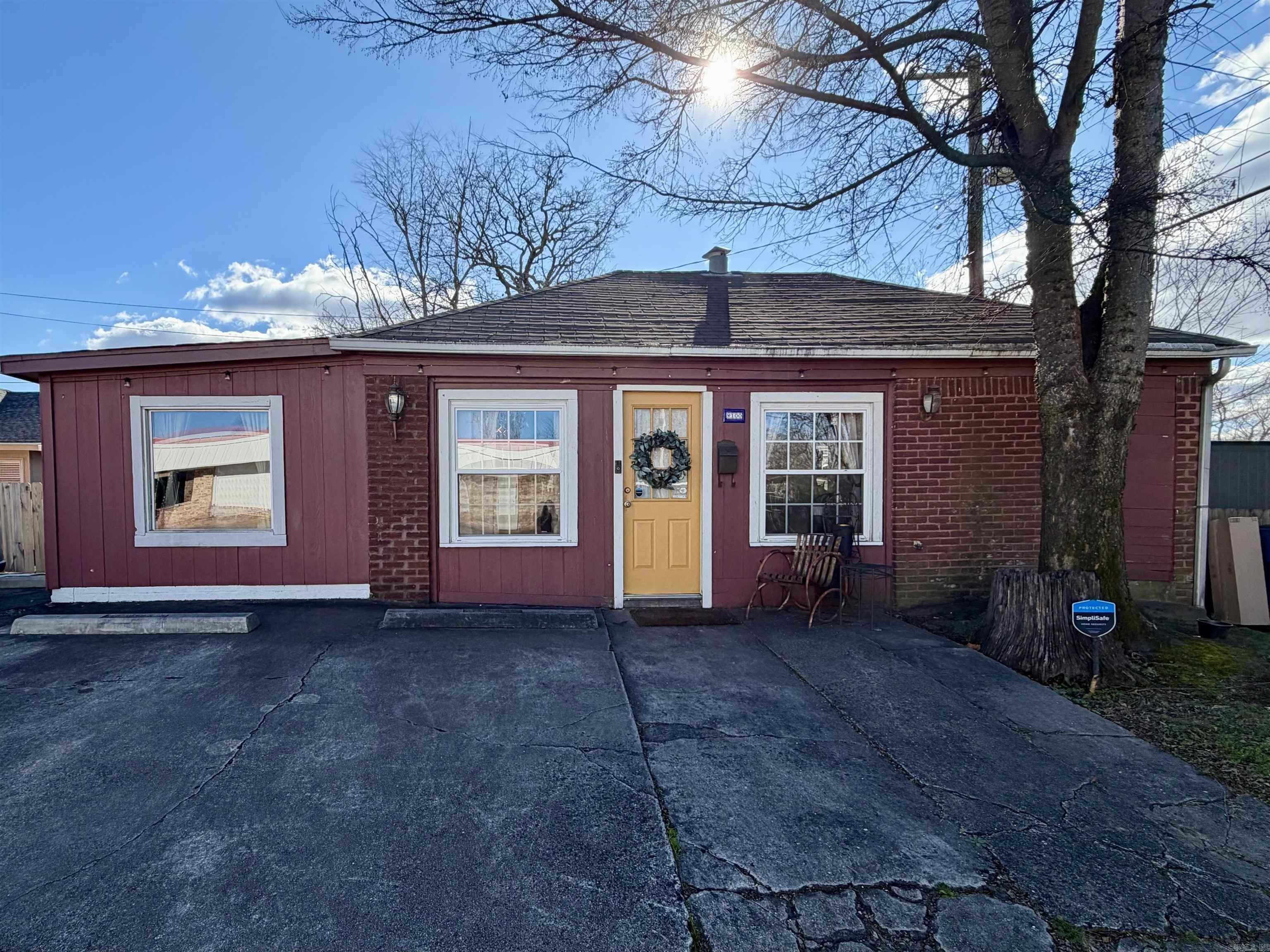 Property Image for 100 W B Avenue