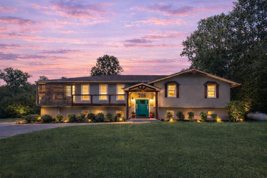 Property Image for 206 Blue Mountain Parkway