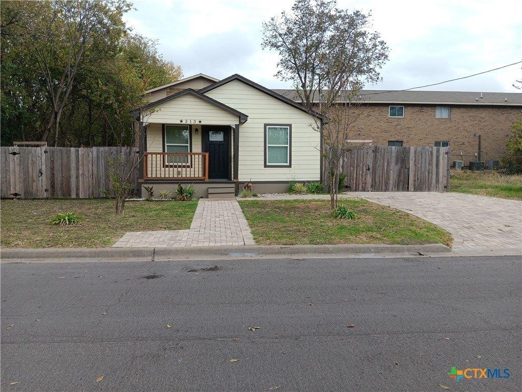 Property Image for 313 E Texas Avenue