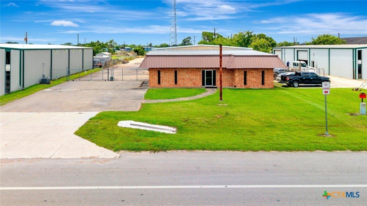 Property Image for 3305 US Highway 59 N, Victoria, TX 77905