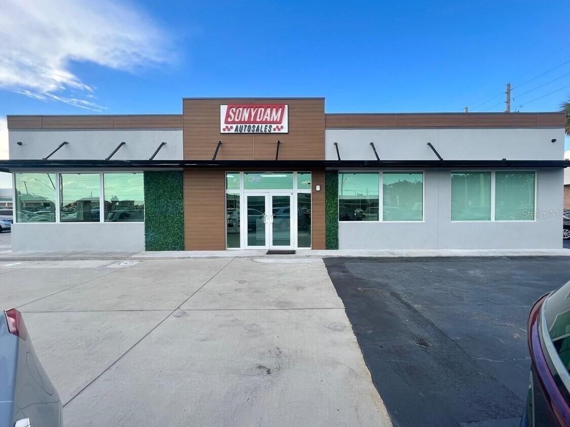 Property Image for 5047 W Colonial Drive