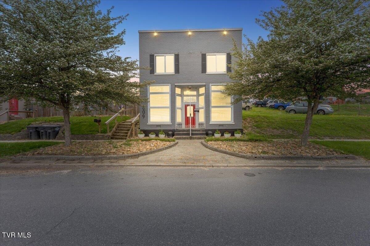 Property Image for 809 E Sullivan Street