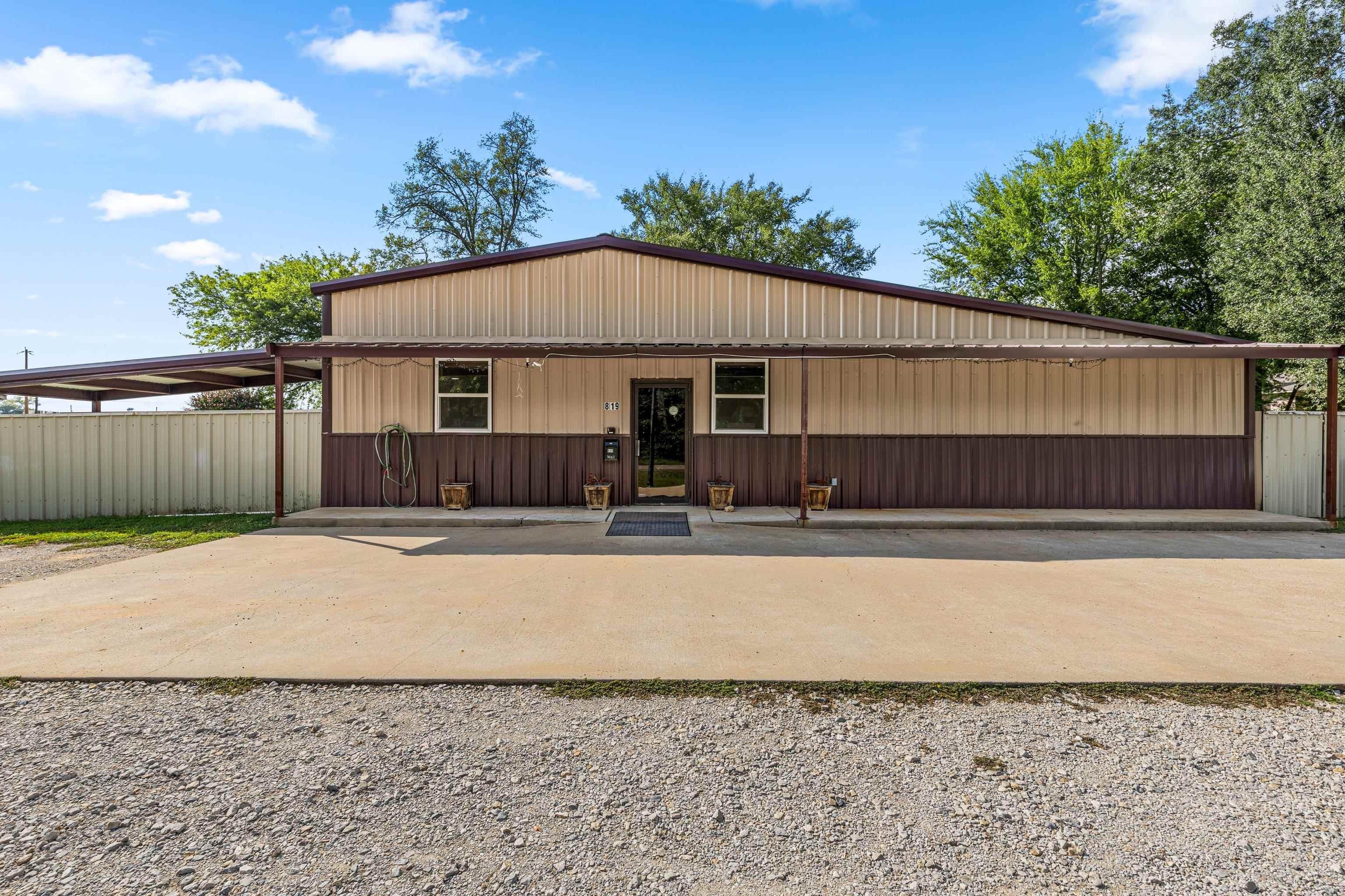 Property Image for 819 N Main Street