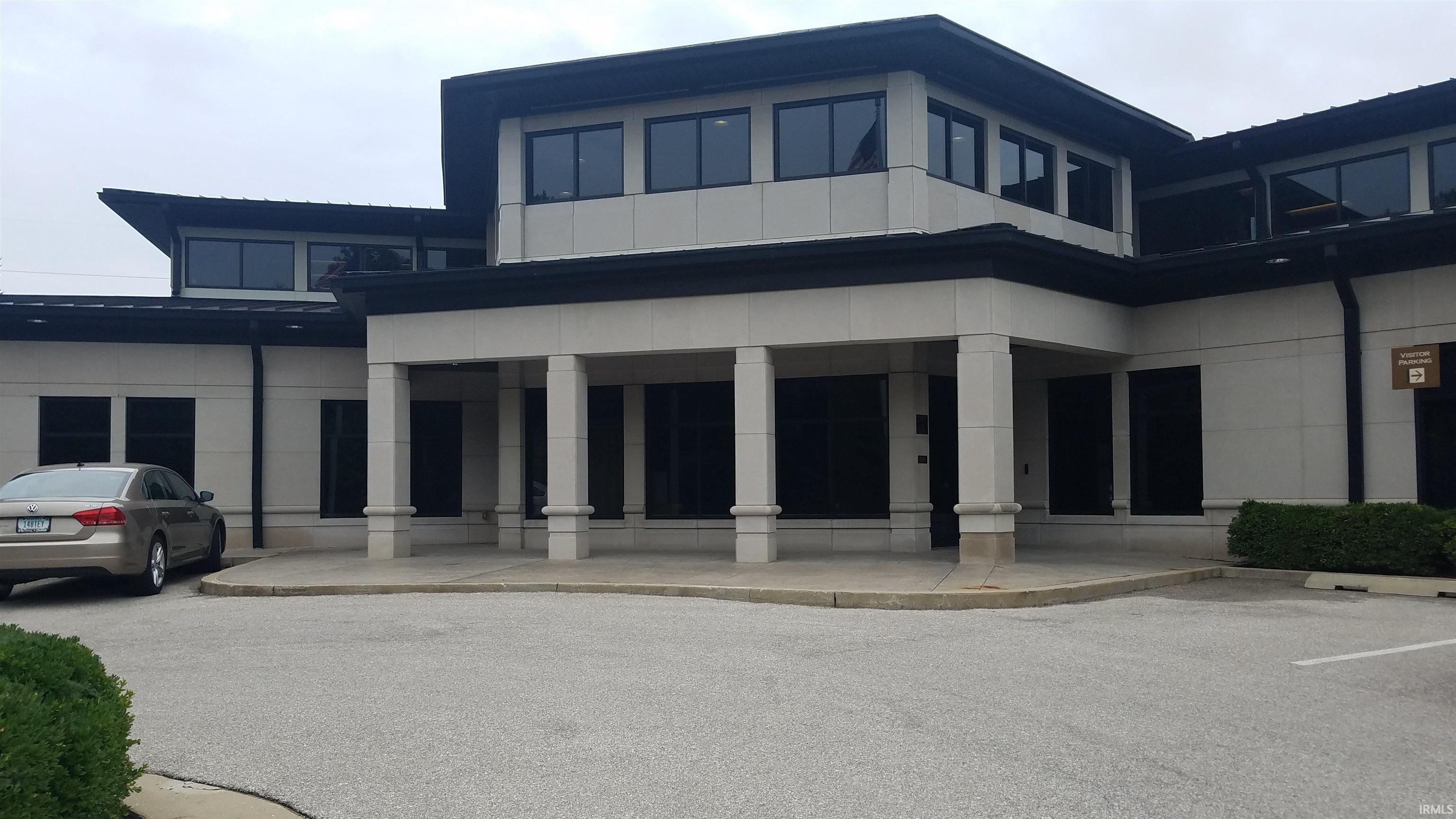 Property Image for 1600 W Bloomfield Road