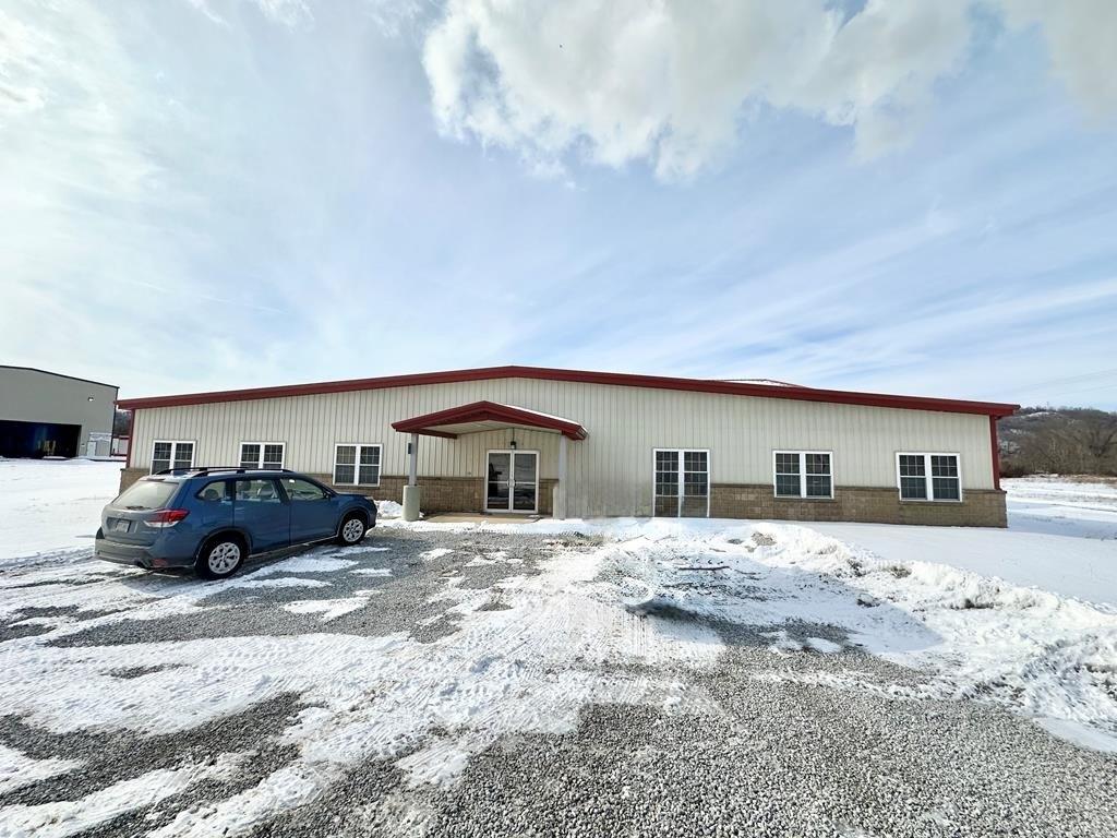 Property Image for 214 Industrial Park Ln