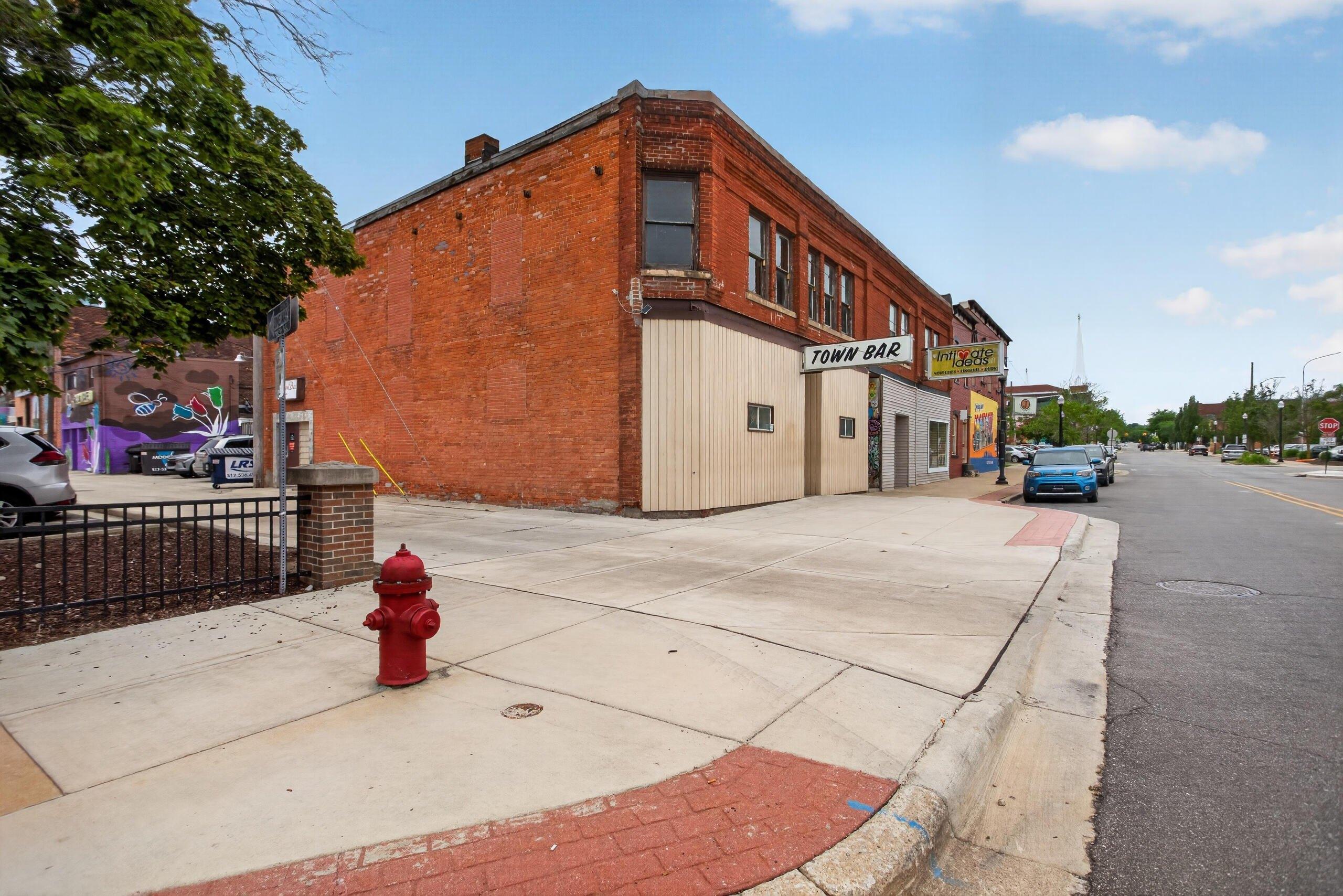 Property Image for 109 E Cortland St, Jackson, MI 49201-2301