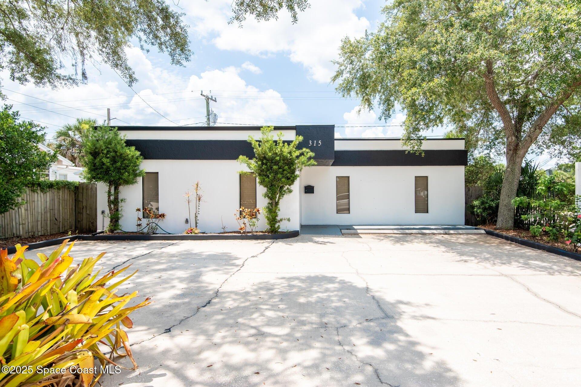 Property Image for 315 E Strawbridge Avenue