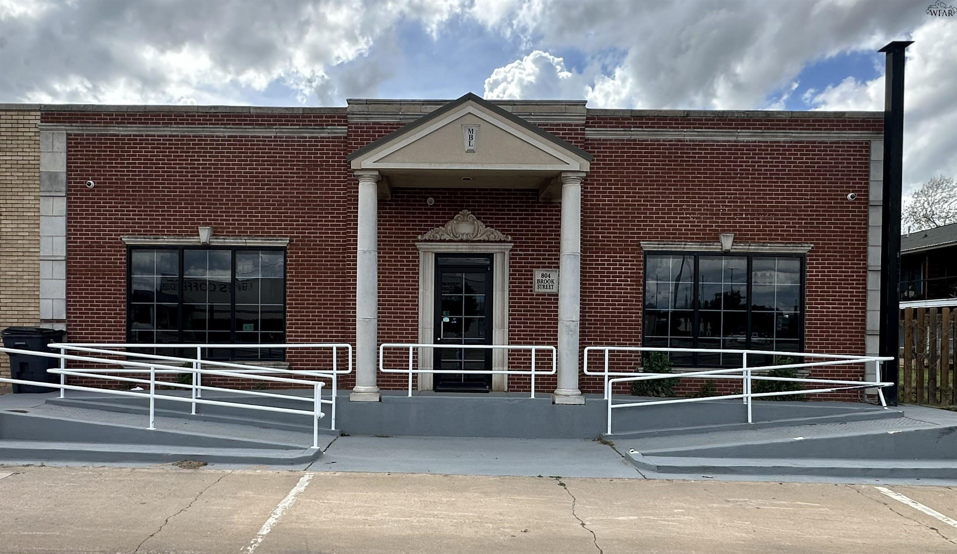 Property Image for 804 Brook Avenue