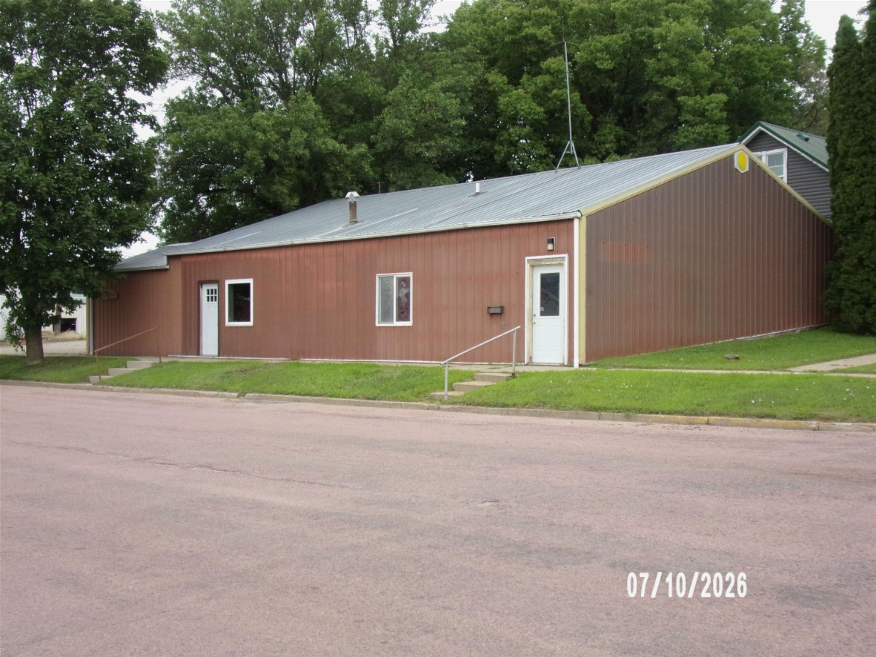 Property Image for 110 E 1st St