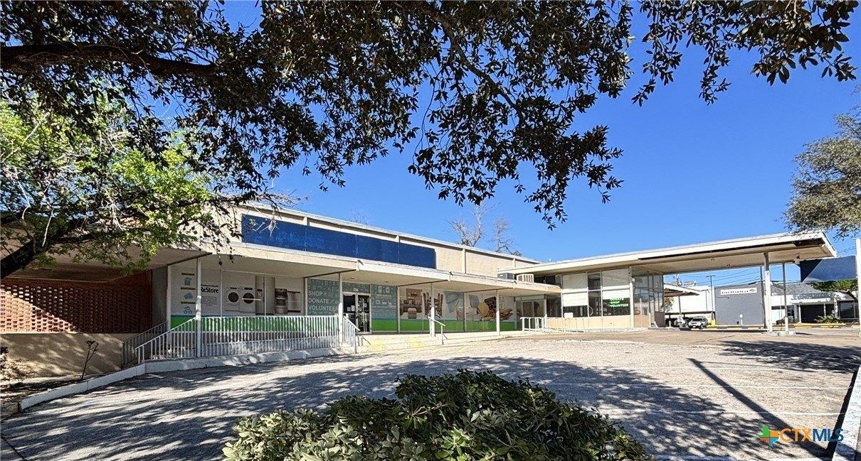 Property Image for 256 W Court Street