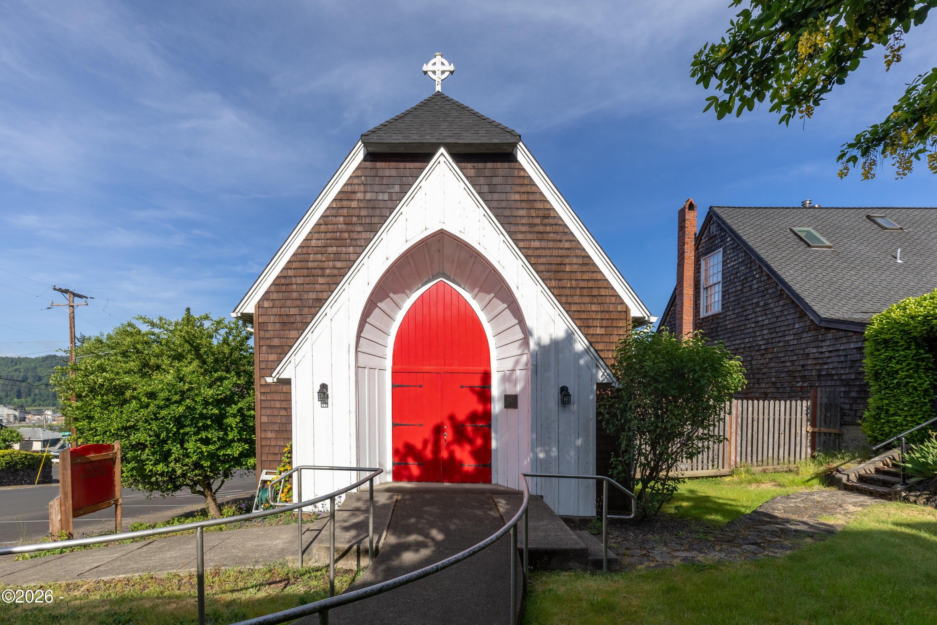 Property Image for 220 E Graham Street