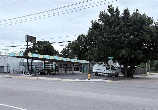 Property Image for 4225 S Peoria Ave, Tulsa, OK 74105-7637