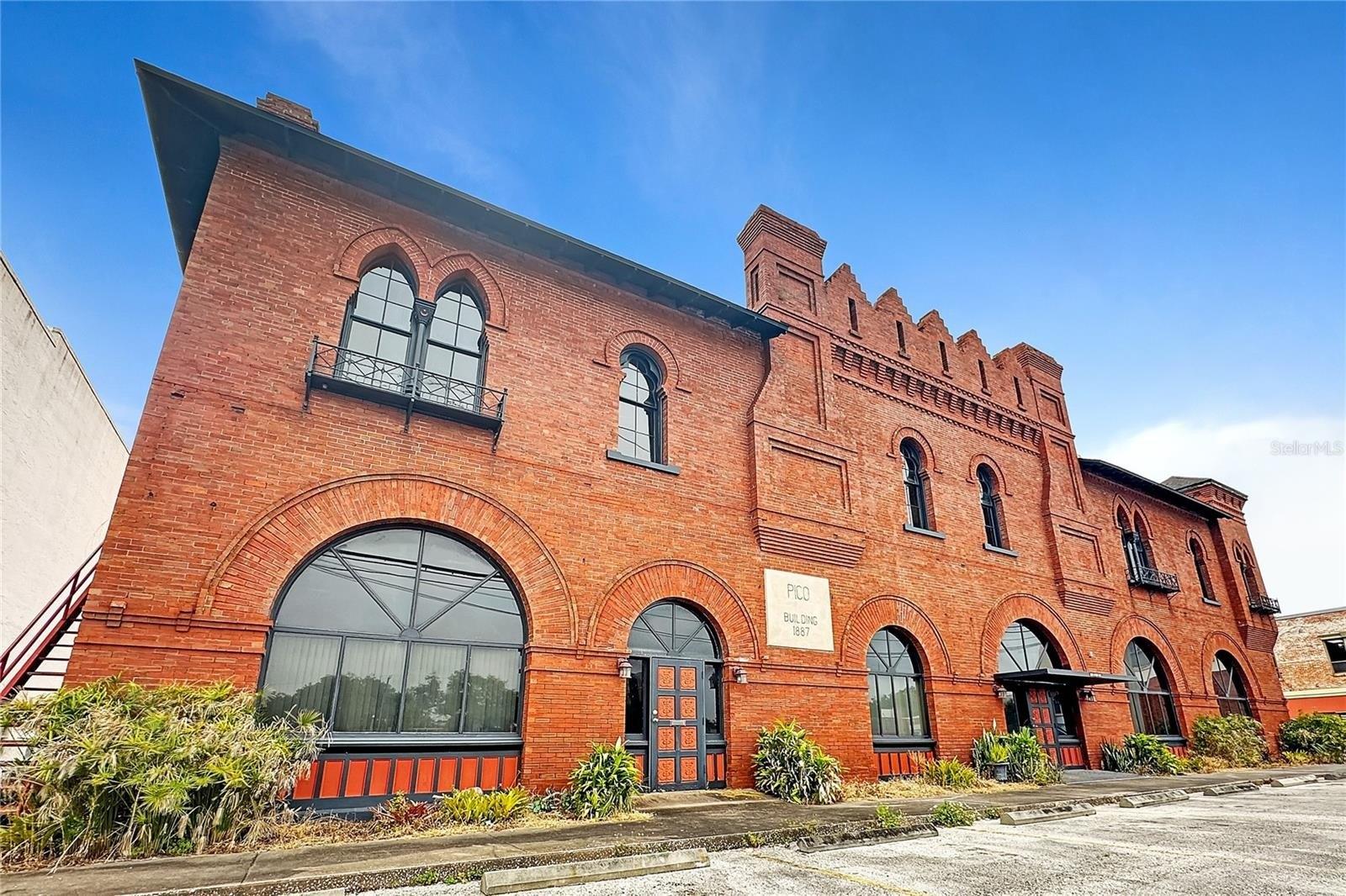 Property Image for 209 N Oak Avenue