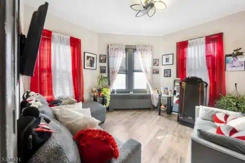 Property Image for 425-427 3rd ave