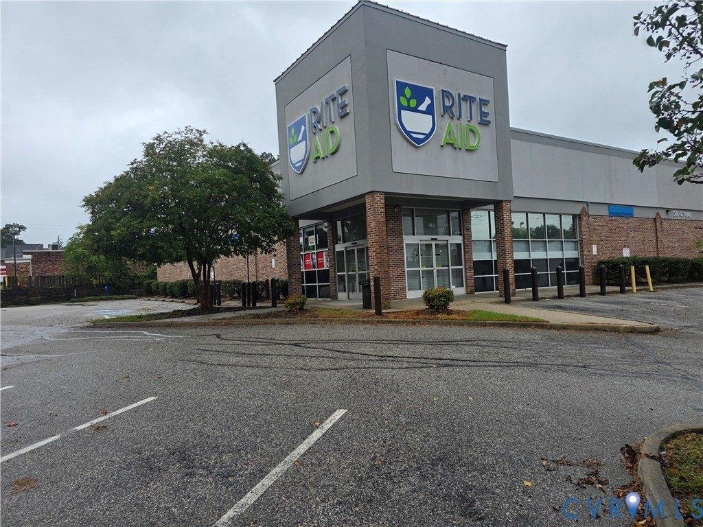Property Image for 2305 Oaklawn Boulevard