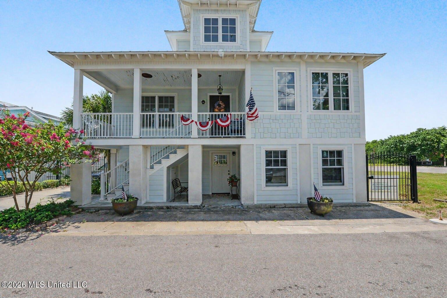 Property Image for 110 State St, Bay St Louis, MS 39520