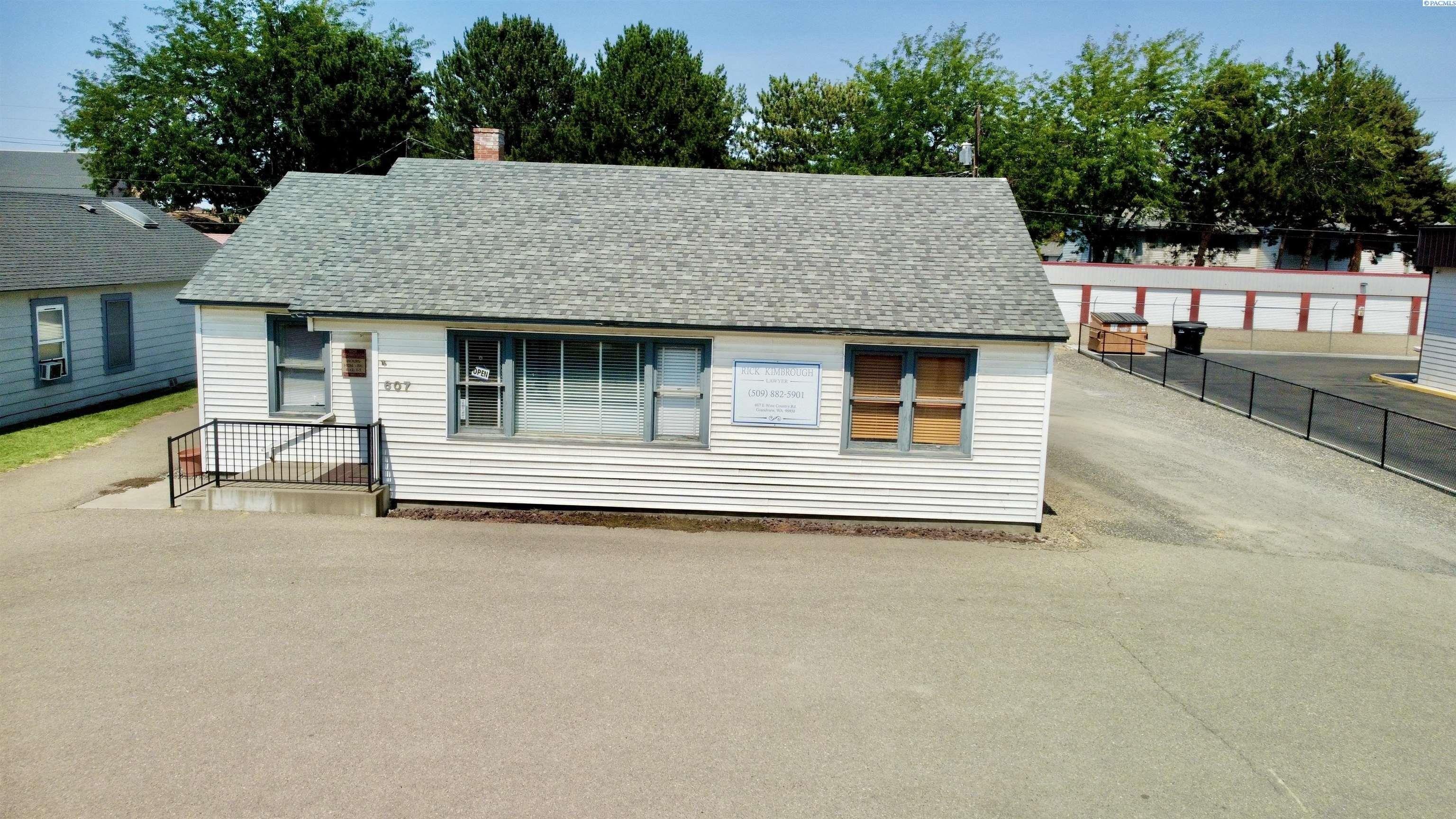 Property Image for 607 E Wine Country Rd.