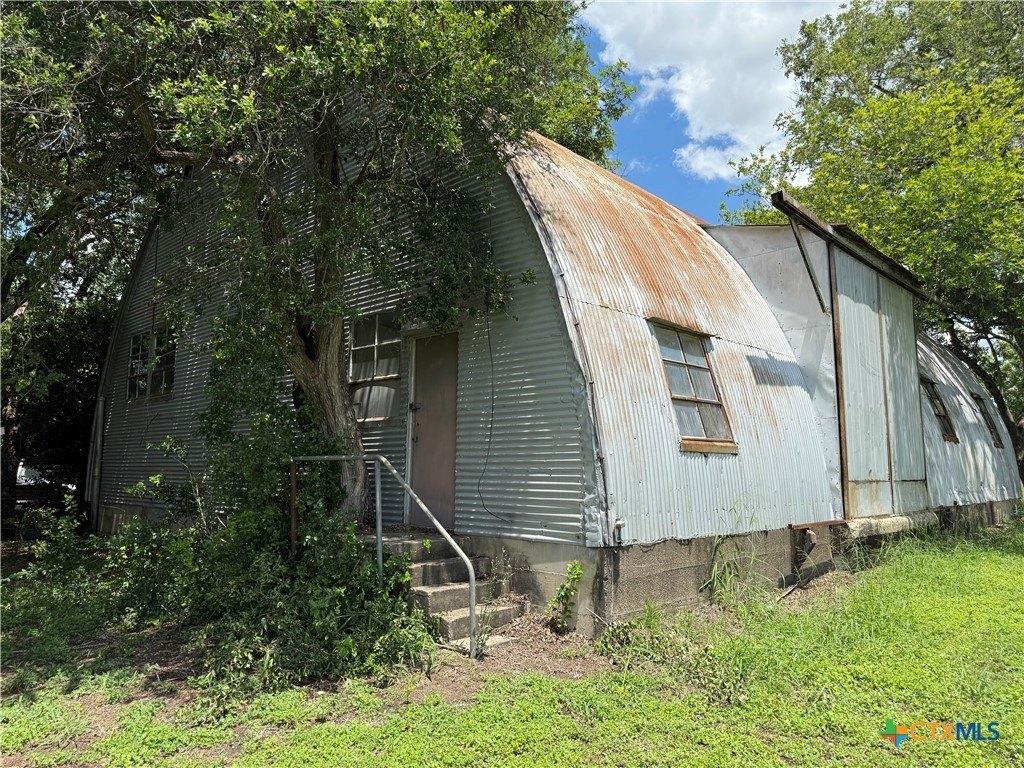 Property Image for 804 E Juan Linn Street